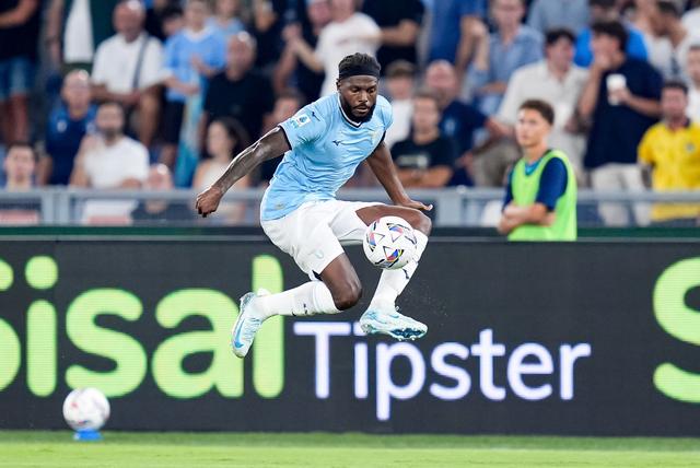 罗马尼奥利, 将球回传给, 他们指向门