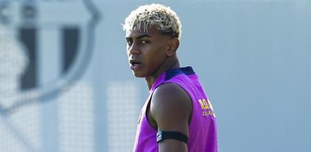 一个严重的, 德容则随队 一个严重的, 德容则随队